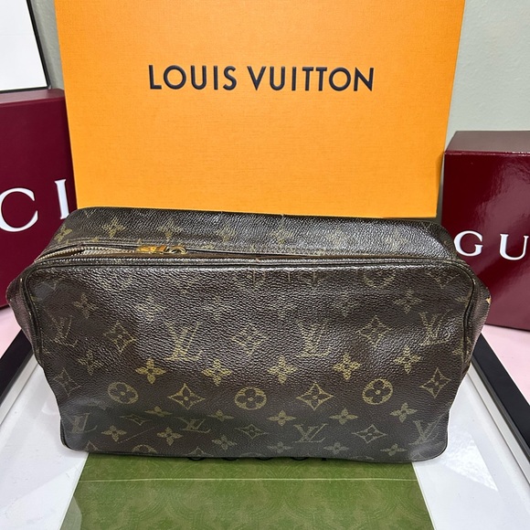 Louis Vuitton Monogram Toiletry Pouch 26 - Picture 2 of 10